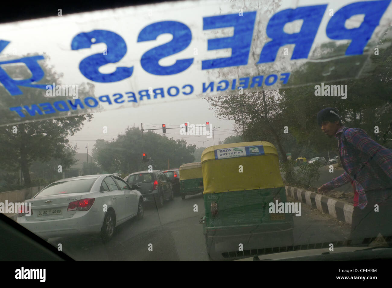 Foreign Correspondent Presse Kennung auf einem Auto Windschutzscheibe, in Delhi, Indien, am 5. Januar 2012. Stockfoto