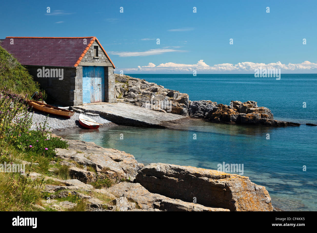 Die alte Rettungsstation in Porth Neigwl, Moelfre, auf der Isle of Anglesey. Stockfoto