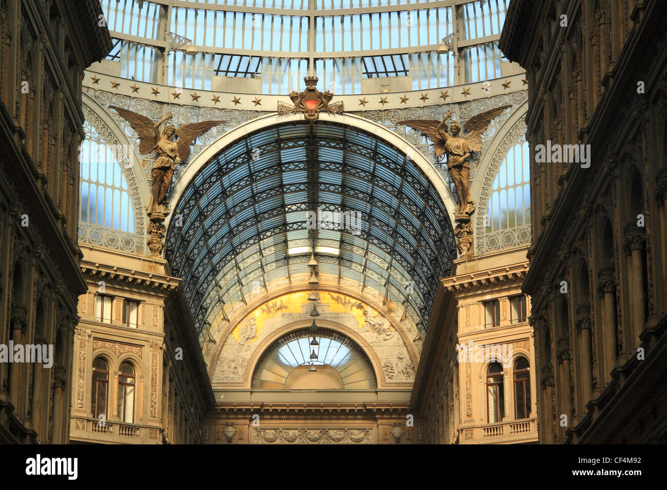 Die Galerie Umberto i. in Neapel, Süditalien, eine öffentliche Einkaufsgalerie in der Innenstadt Stockfoto