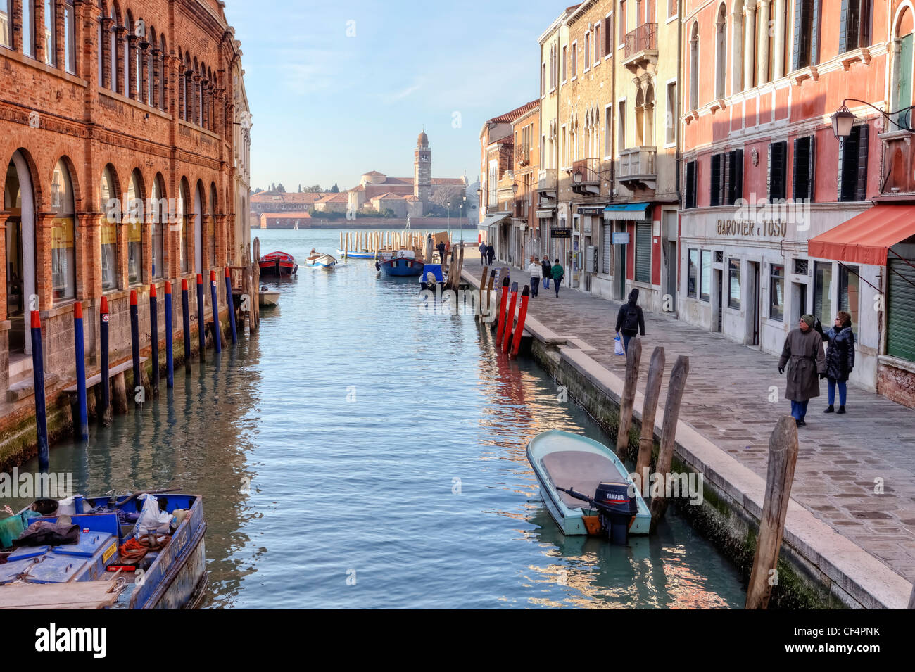 Murano, Rio dei Vetrai, im Hintergrund Chiesa di San Michele in Isola, Venedig, Veneto, Italien Stockfoto