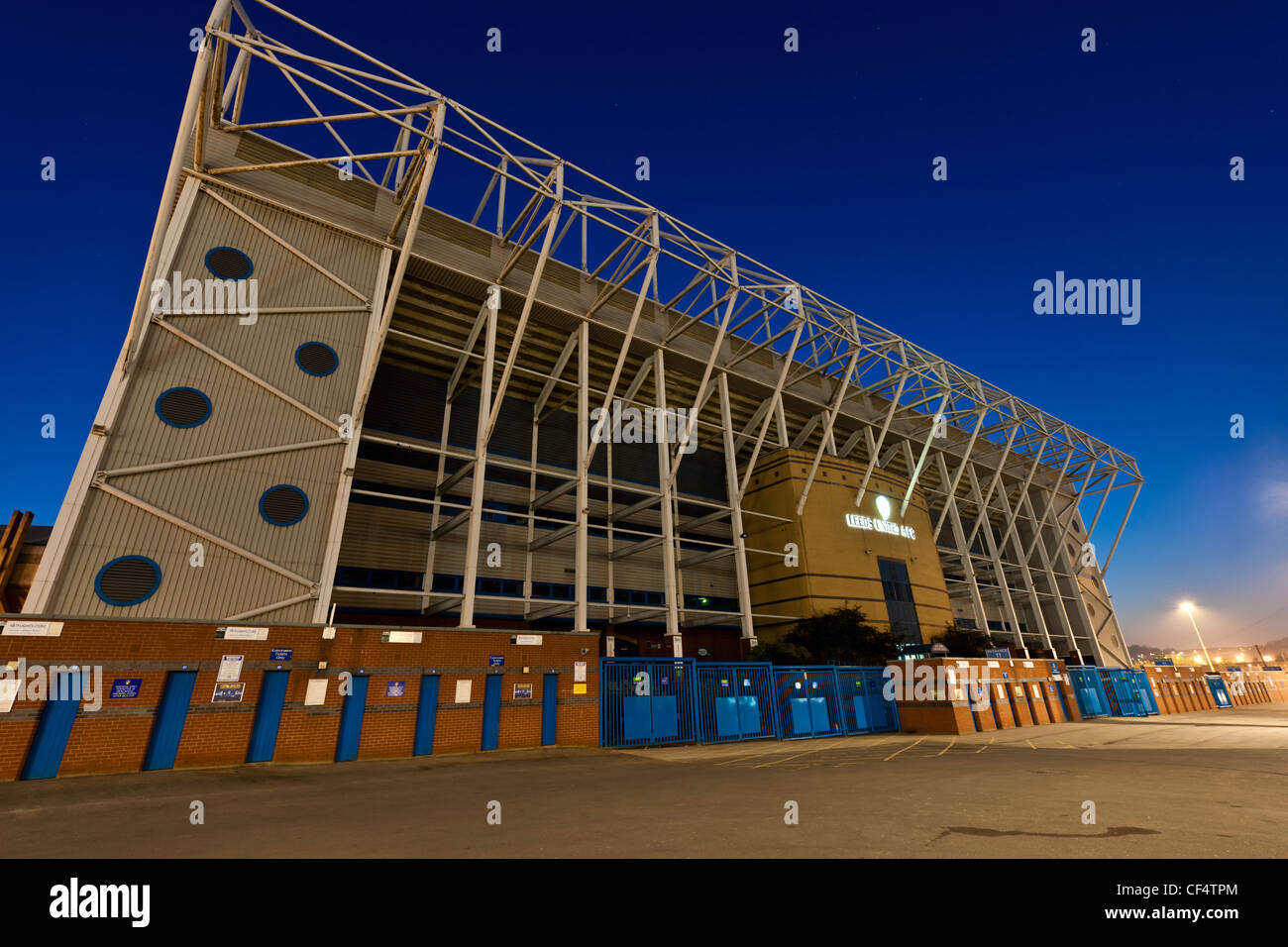 Osttribüne an der Elland Road, der Heimat von Leeds United AFC Stockfoto