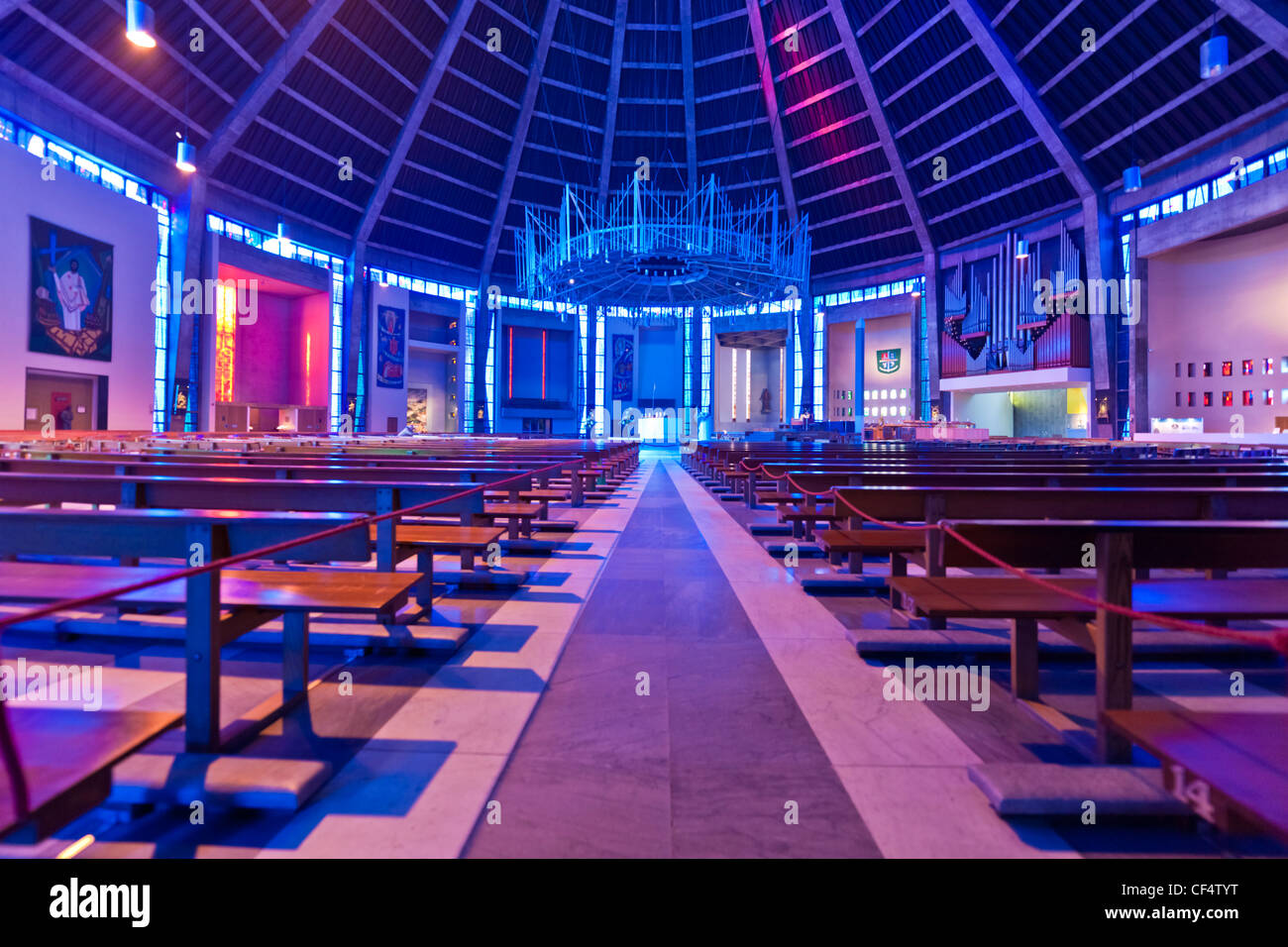 Das Innere der Metropolitan Cathedral Church of Christ der König bekannt als Liverpool Metropolitan Cathedral. Stockfoto