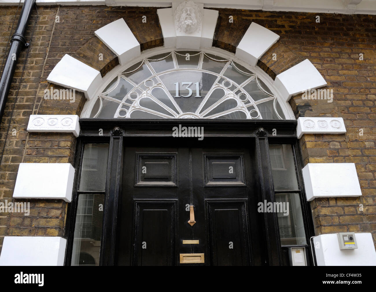 Eintritt in eine private Arztpraxis in der Harley Street, einer der berühmtesten Straßen in London. Stockfoto