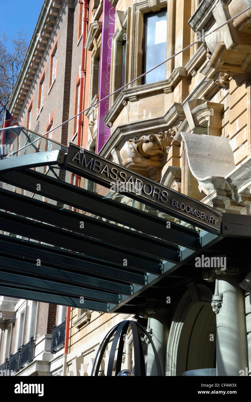 Ambassadors Bloomsbury Hotel im oberen Woburn Place. Stockfoto