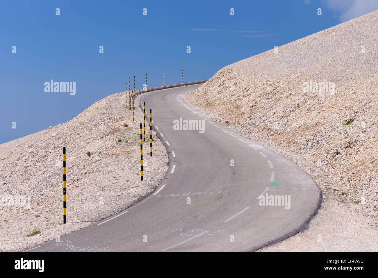Frankreich, mediterrane Umgebung, Provence, Vaucluse, Kurve Straße am mont ventoux Stockfoto