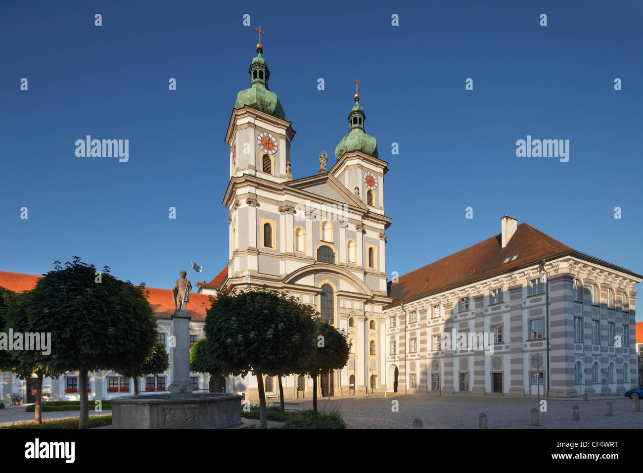 Deutschland, Bayern, Oberpfalz, Waldsassen, Blick auf die Kirche Stockfoto