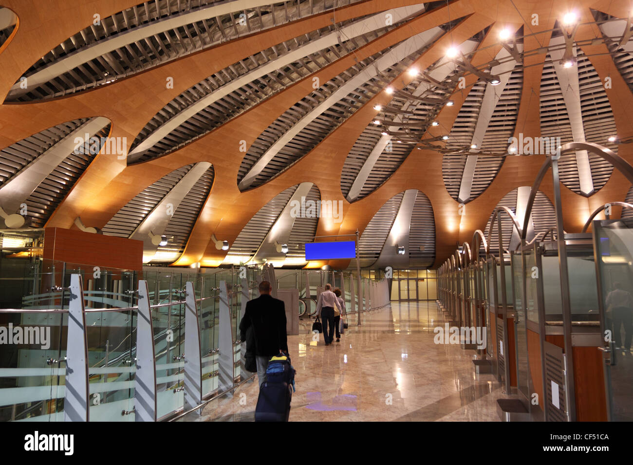 Moskau 19 APRIL große moderne Halle neue terminal Flughafen "Scheremetjewo" 19. April 2010 Moskau Russland maximalen Durchsatz Klemme 12 Stockfoto