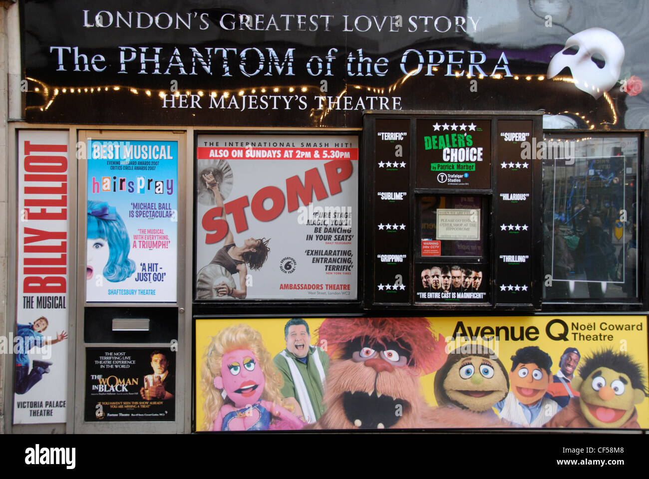 Theater Werbung außerhalb Londons West End Ticket-Agent. Stockfoto