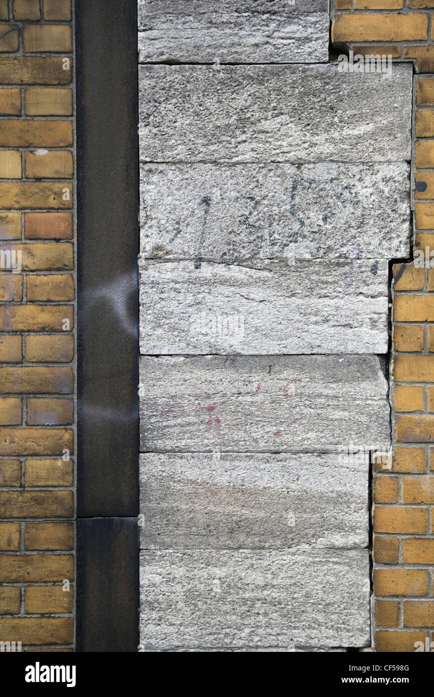 Deutschland, Berlin, Blick auf Puzzle Steinmauer Stockfoto