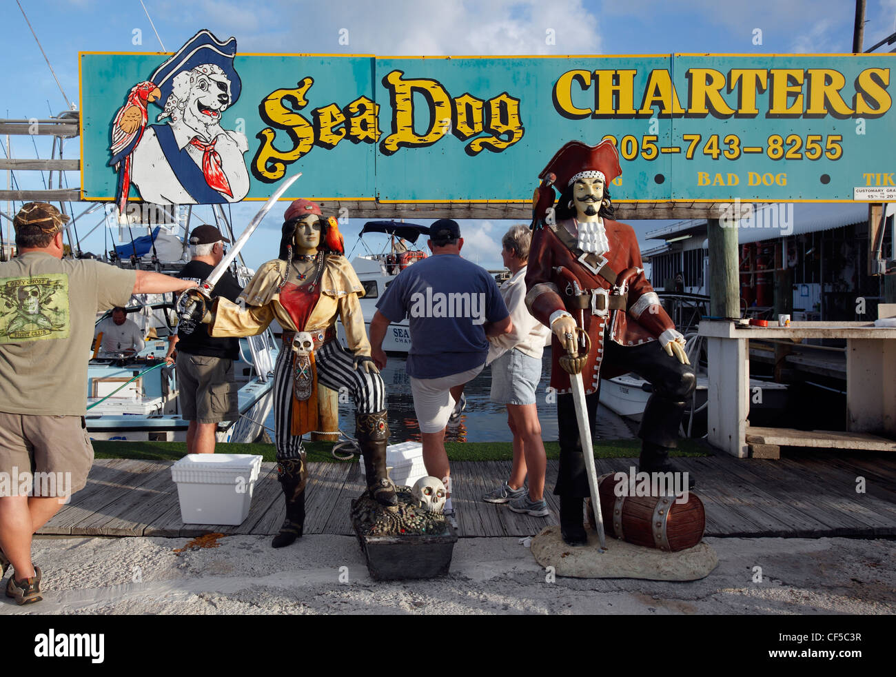 Schaufensterpuppen vor einer Charta Fangeinsatz Marathon Key, Florida Stockfoto