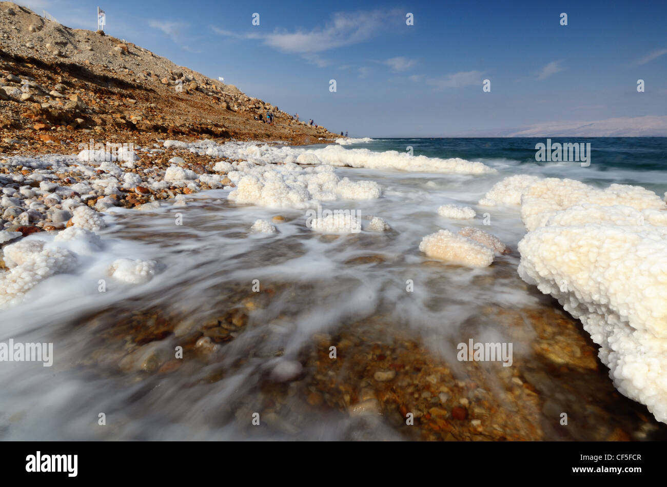 Salzformationen im Toten Meer in Israel. Stockfoto