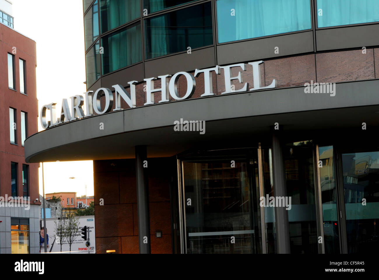 Blick auf den Eingang des Clarion Hotels in Cork. Stockfoto