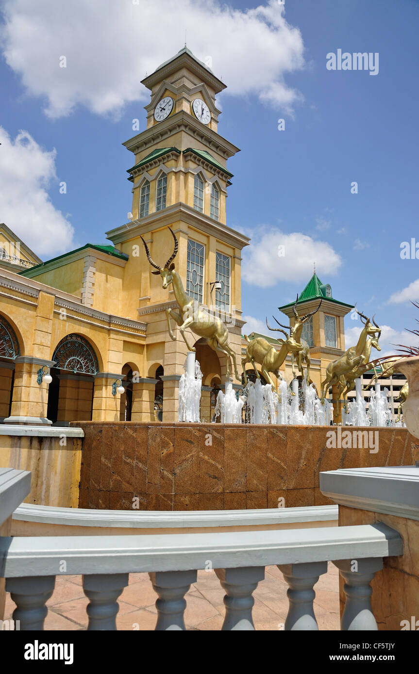 "Springen Impala" Eingang Brunnen im Gold Reef City Casino, Johannesburg, Provinz Gauteng, Südafrika Stockfoto