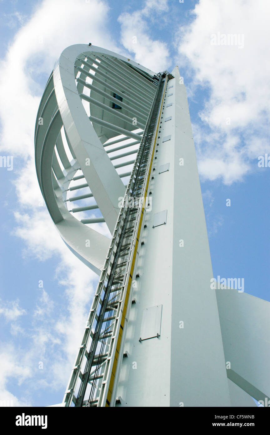 Spinaker Turm in Gunwharf Quays. Der Turm auf 170m Höhe, zweieinhalb Mal die Höhe der Nelsonsäule in London steht eine Stockfoto
