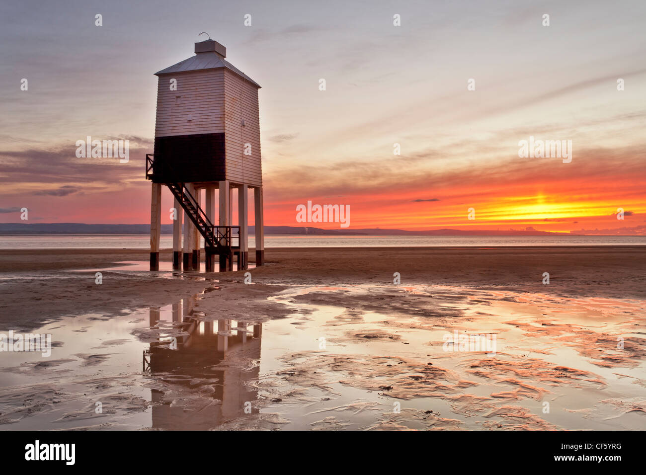 Burnham-on-Sea niedrigen Leuchtturm, erbaut von Joseph Nelson im Jahr 1832. Stockfoto