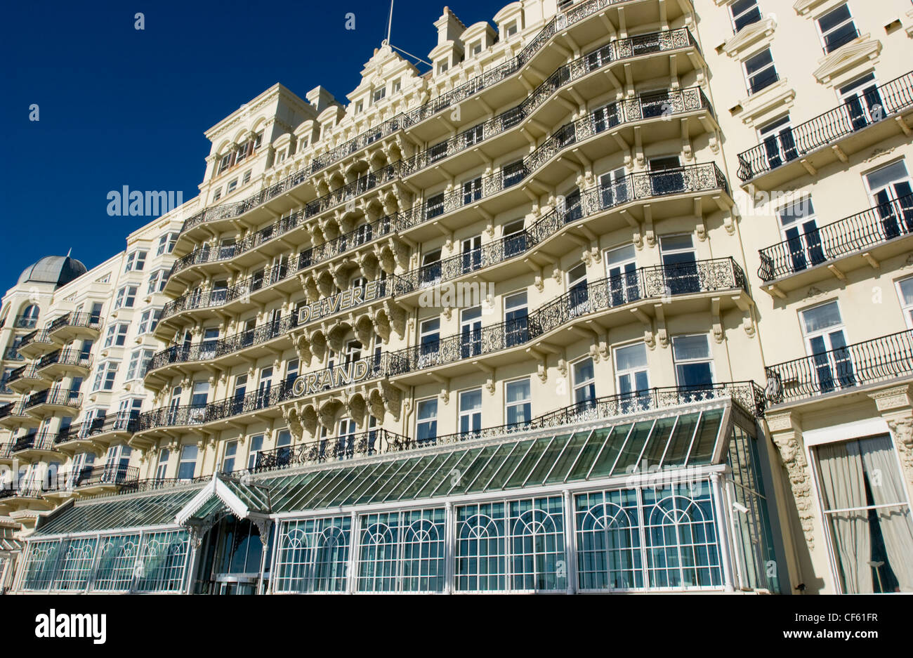 Das Grand Hotel direkt am Meer in Brighton. Stockfoto
