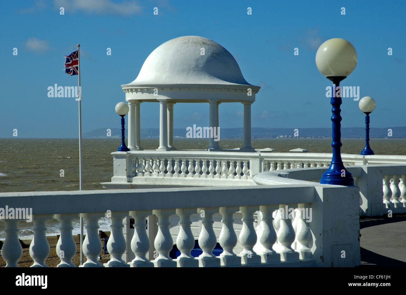 Die Kolonnade am Strand von Bexhill-On-Sea. Stockfoto