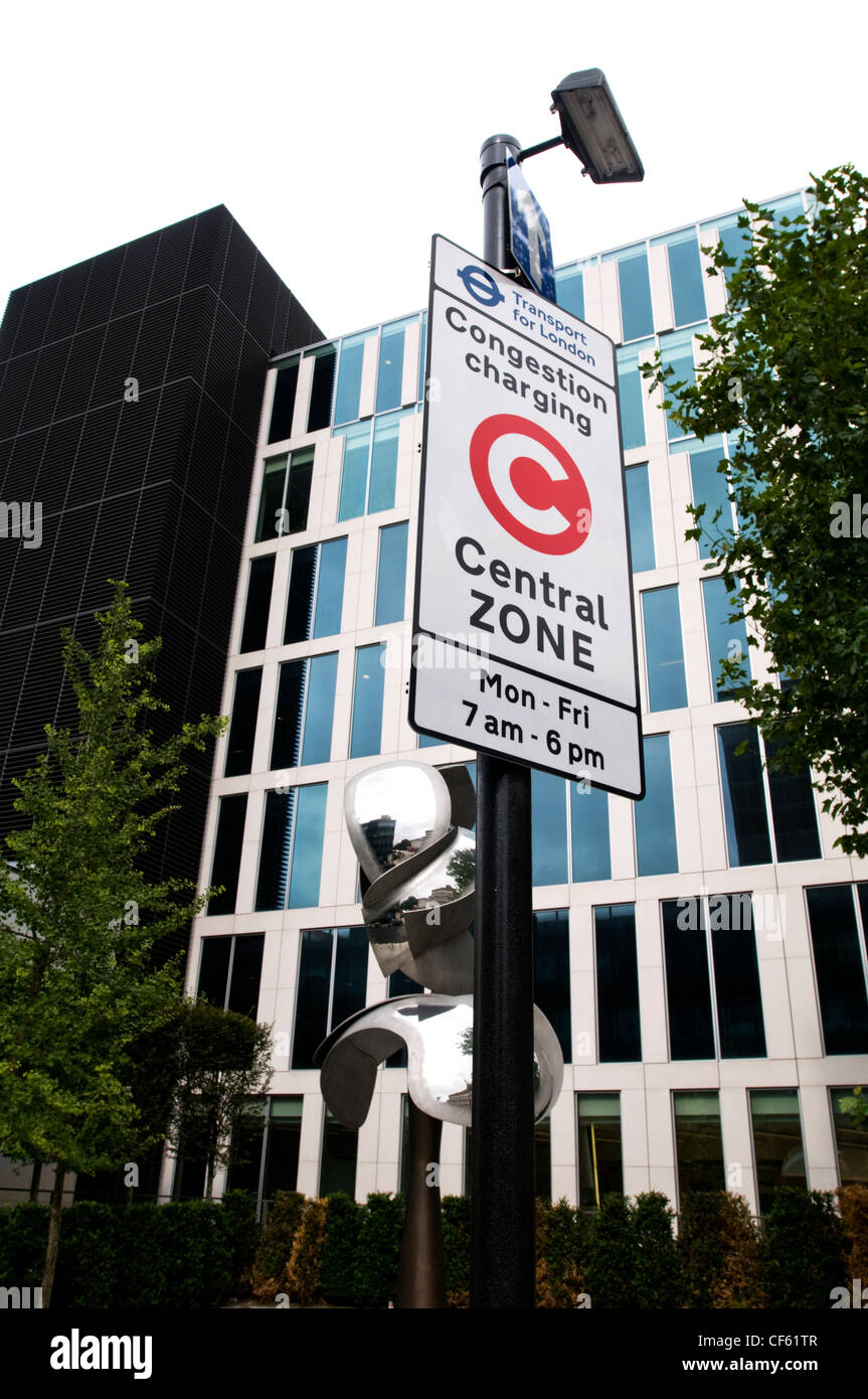 Ein Stau berechnen Schild in Westlondon. Stockfoto