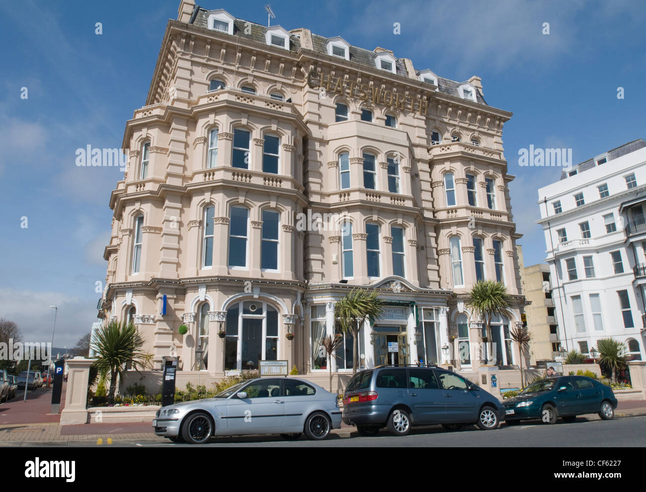 Das Chatsworth Hotel an der Strandpromenade in Eastbourne. Stockfoto