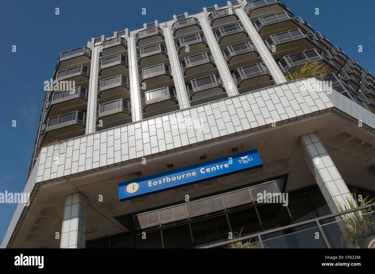 Eastbourne Centre, ein speziell dafür gebauten Hotel und Konferenz-Center direkt am Meer. Stockfoto