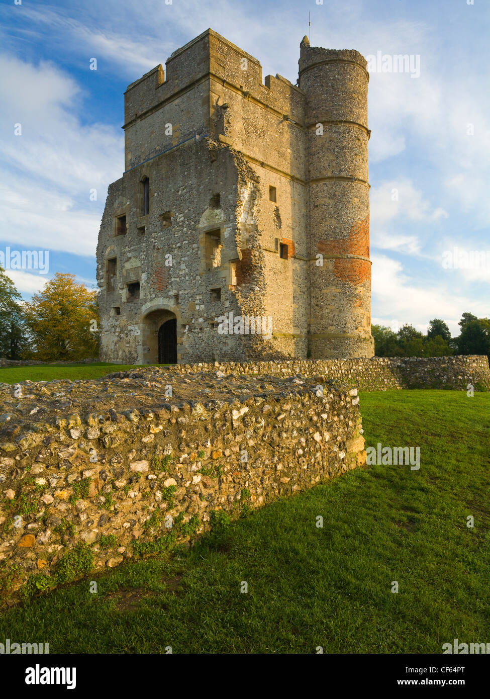 Das Twin aufragenden Torhaus, alles, was bleibt von Donnington Castle, gebaut von Richard Abberbury die ältere 1386. Stockfoto