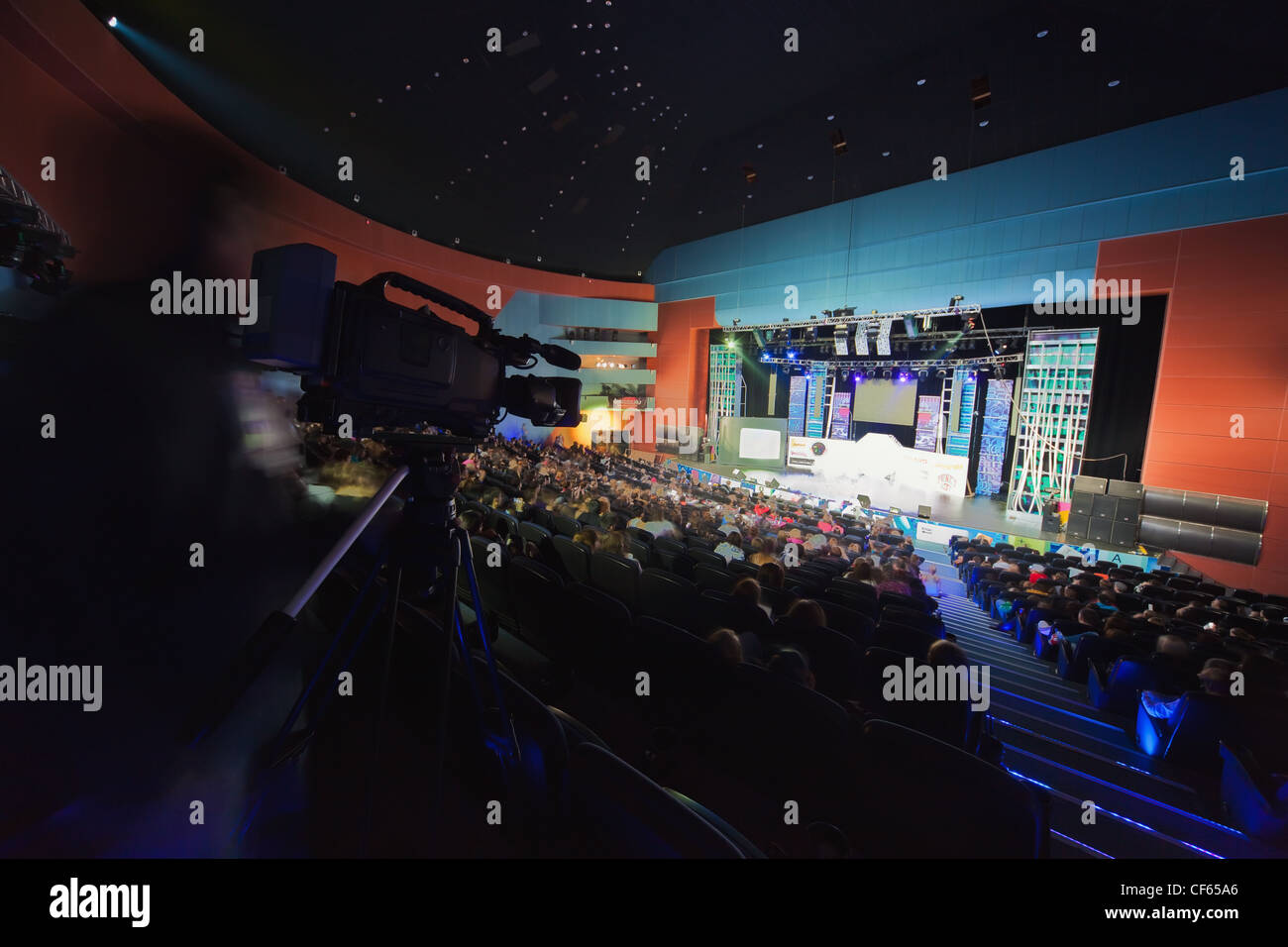 Moskau 27 März Konzert Saal Personen vor Wettbewerb Hip Hop International Cup Russland 2010 März 27 Moskau Russland Ansicht Halle Ende Stockfoto