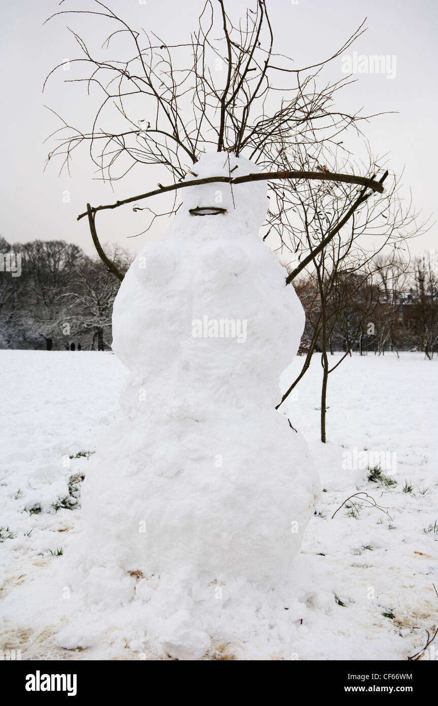 Ein Schneemann gebildet aus den extremen Wetterbedingungen in London im Jahr 2009. Stockfoto