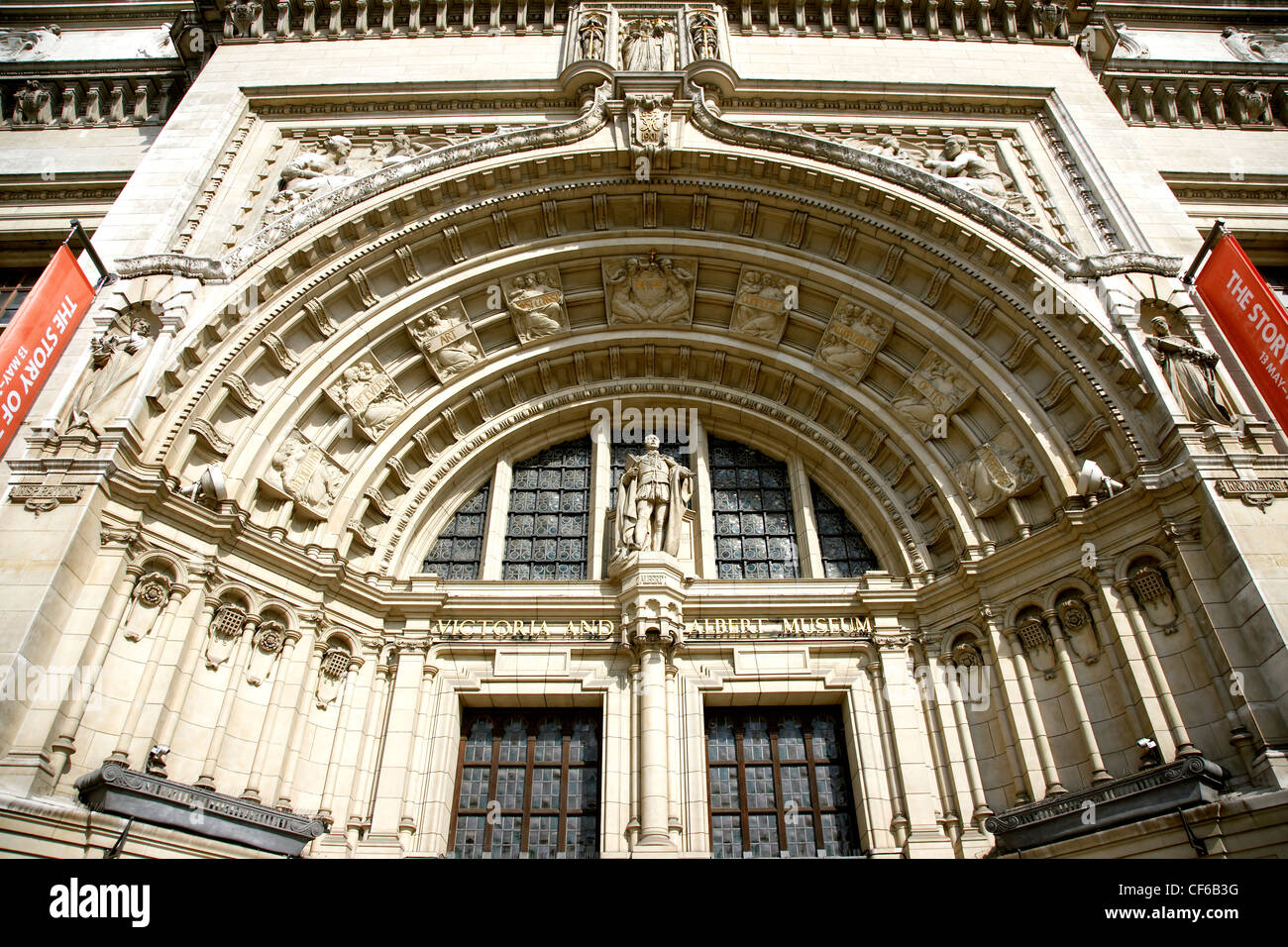 Der Rundbogen, Victoria and Albert Museum in South Kensington. Stockfoto