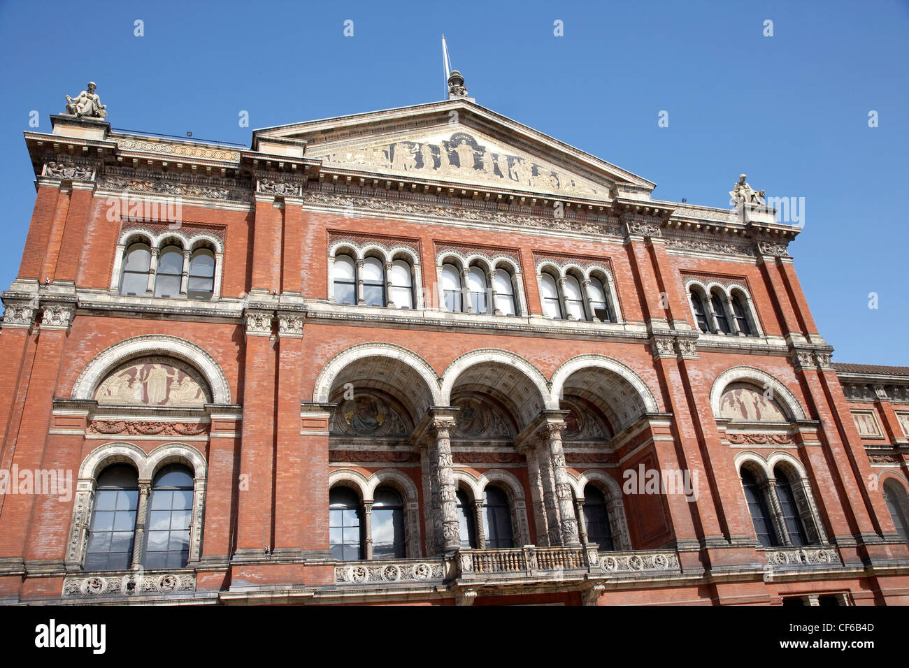 Eine Außenansicht des Victoria and Albert Museum in South Kensington. Stockfoto