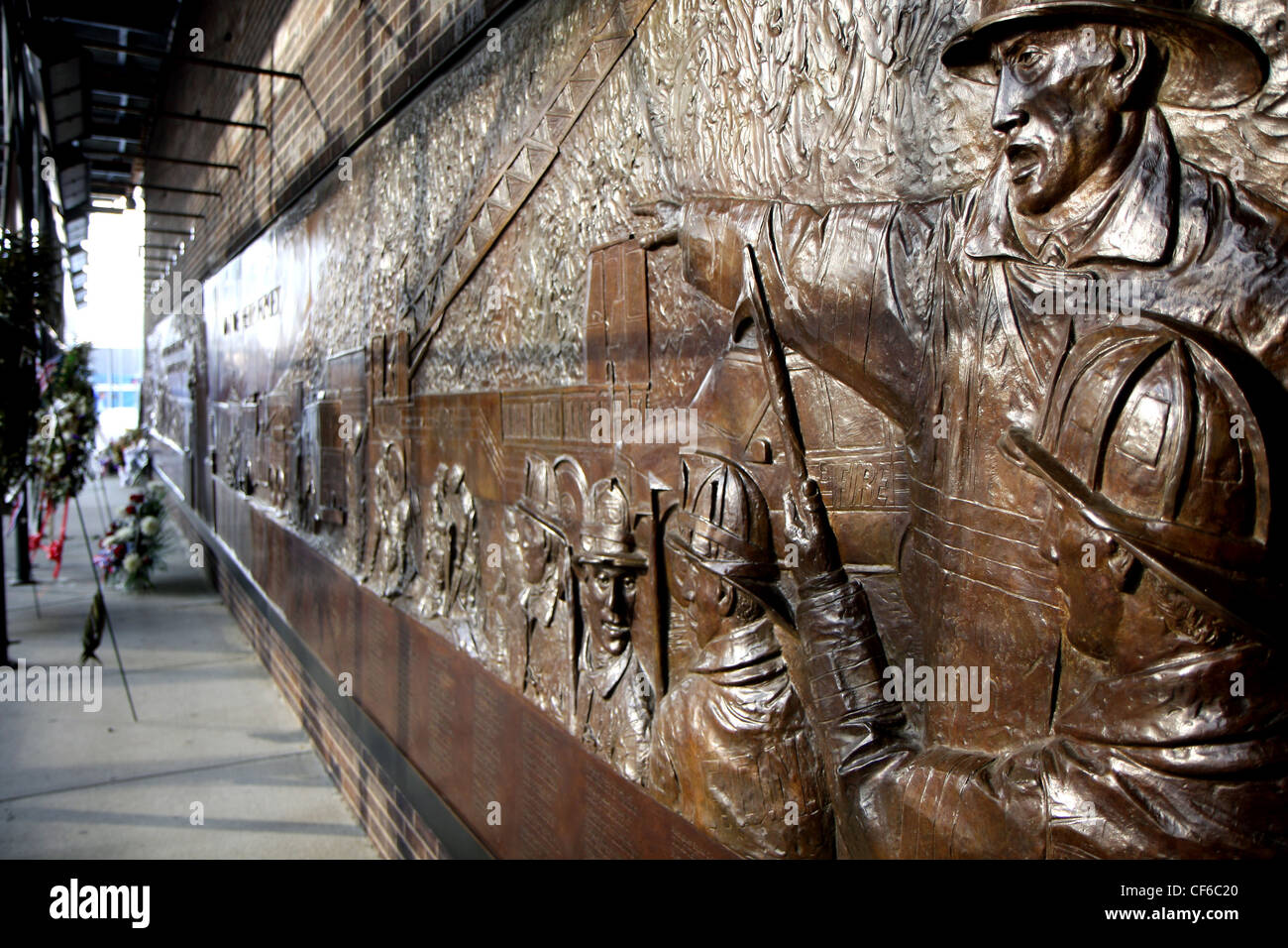 Wand der Gedenkstätte am Ground Zero in New York Stockfoto