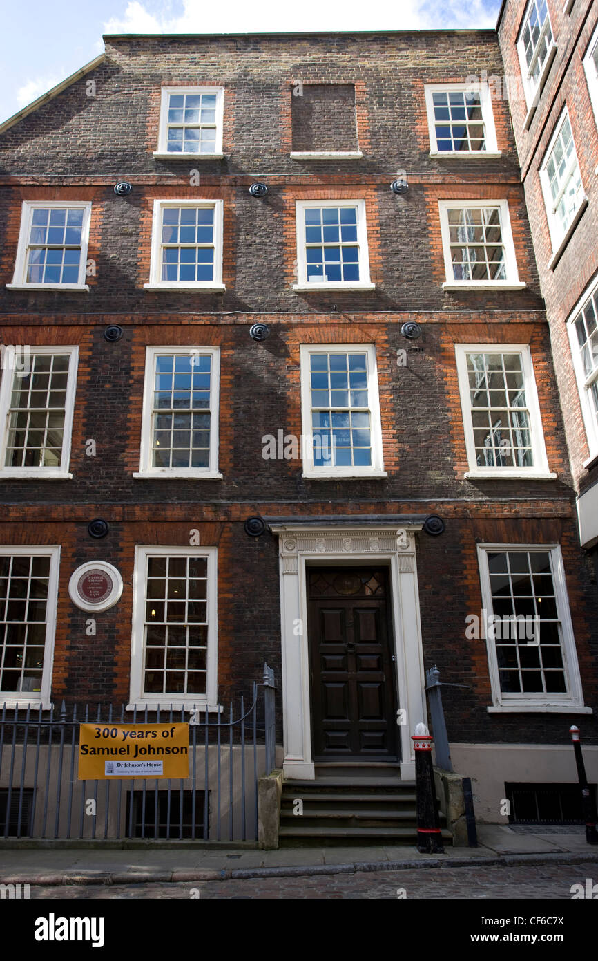 Eine Außenansicht des ehemaligen Hauses des 18. Jahrhunderts englischen Schriftstellers Samuel Johnson in der City of London. Stockfoto