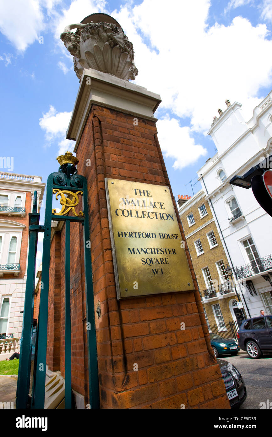 Das vordere Tor der Wallace Collection, ein nationales Museum in einem historischen Londoner Stadthaus mit Displays von französischen 18. Stockfoto