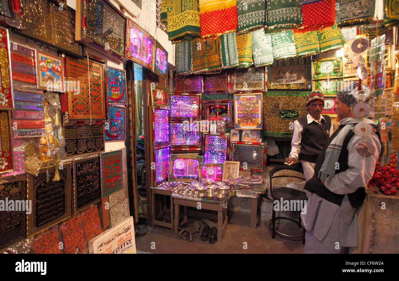 Indien, Delhi, Nizamuddin Bereich, Shop, Menschen, Stockfoto