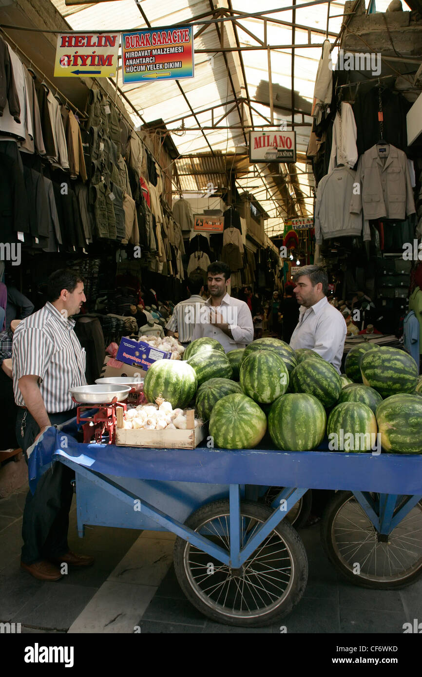 Wassermelonen Markthalle, Diyarbakir, Südosten der Türkei Stockfoto