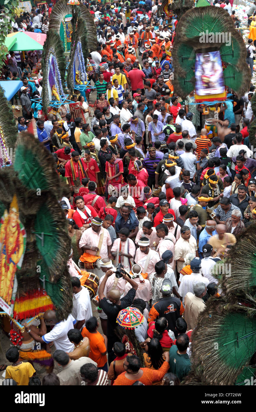 Massen an hinduistische Thaipusam Festival in Batu Caves in Kuala Lumpur, Malaysia Stockfoto