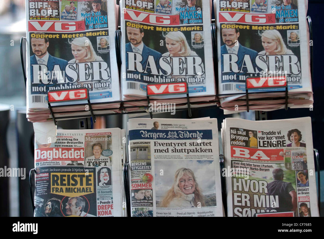 Norwegen Bergen lokalen Zeitungen zum Verkauf Stockfoto