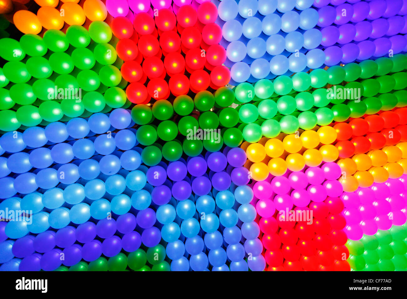 Mehrfarbige Muster von LED-Leuchten in einem Display Beleuchtung Stockfoto