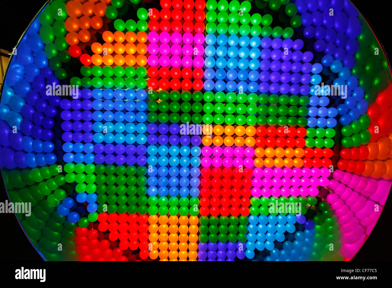 Mehrfarbige Muster von LED-Leuchten in einem Display Beleuchtung Stockfoto