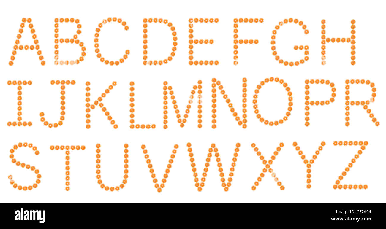 Alphabet von Orangenscheiben isoliert auf weiss Stockfoto