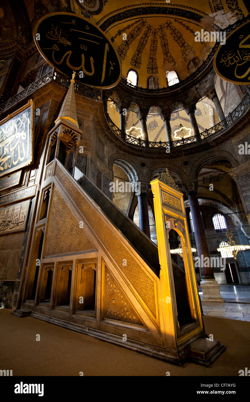 Hagia Sophia. Haghia Sophia ist eine ehemalige orthodoxen patriarchalischen Basilika, später eine Moschee und heute ein Museum in Istanbul, Türkei. Stockfoto