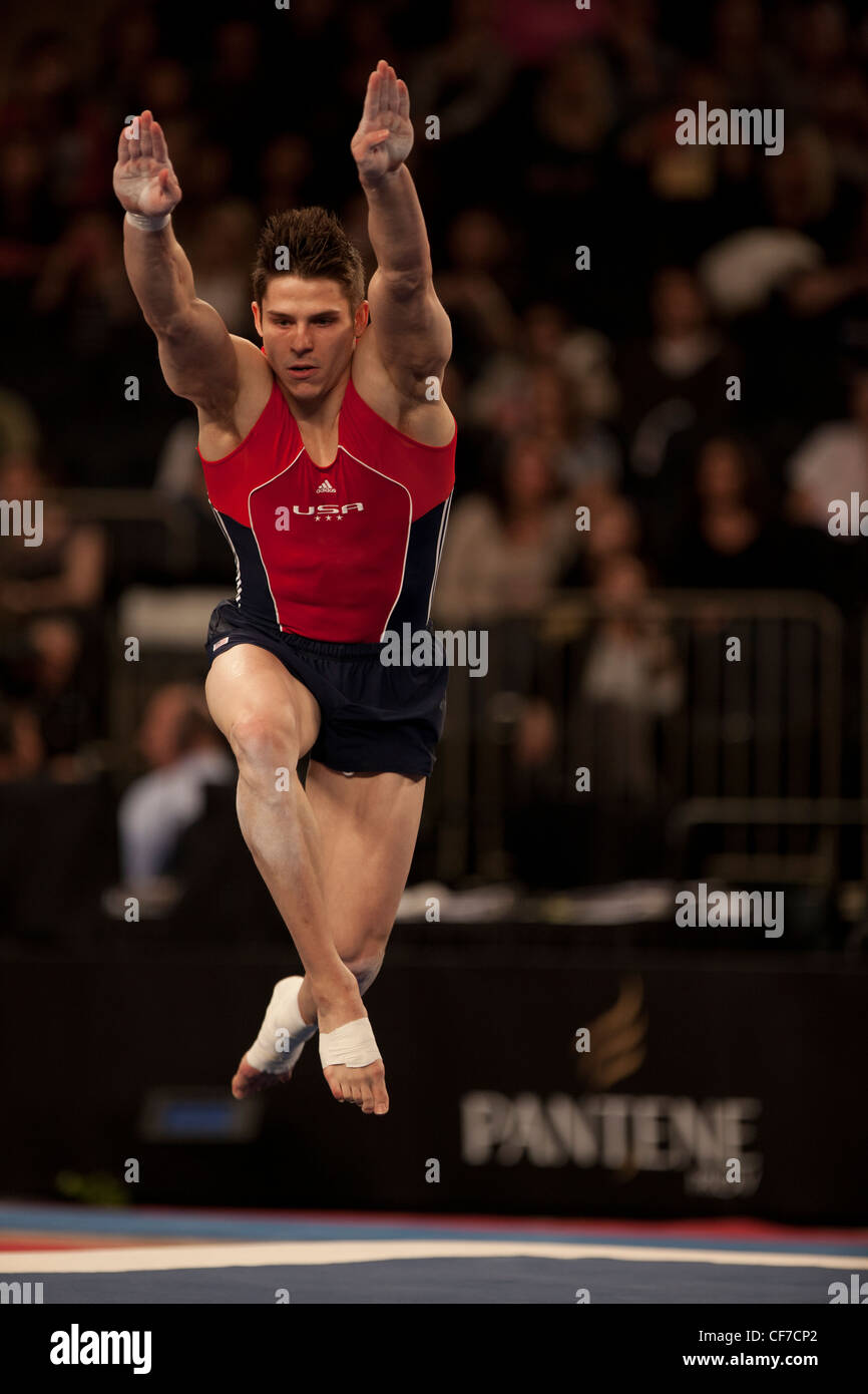 Chris Brooks (USA) konkurriert in einer Ausstellung über das Bodenturnen Event 2012 American Cup Gymnastik Stockfoto