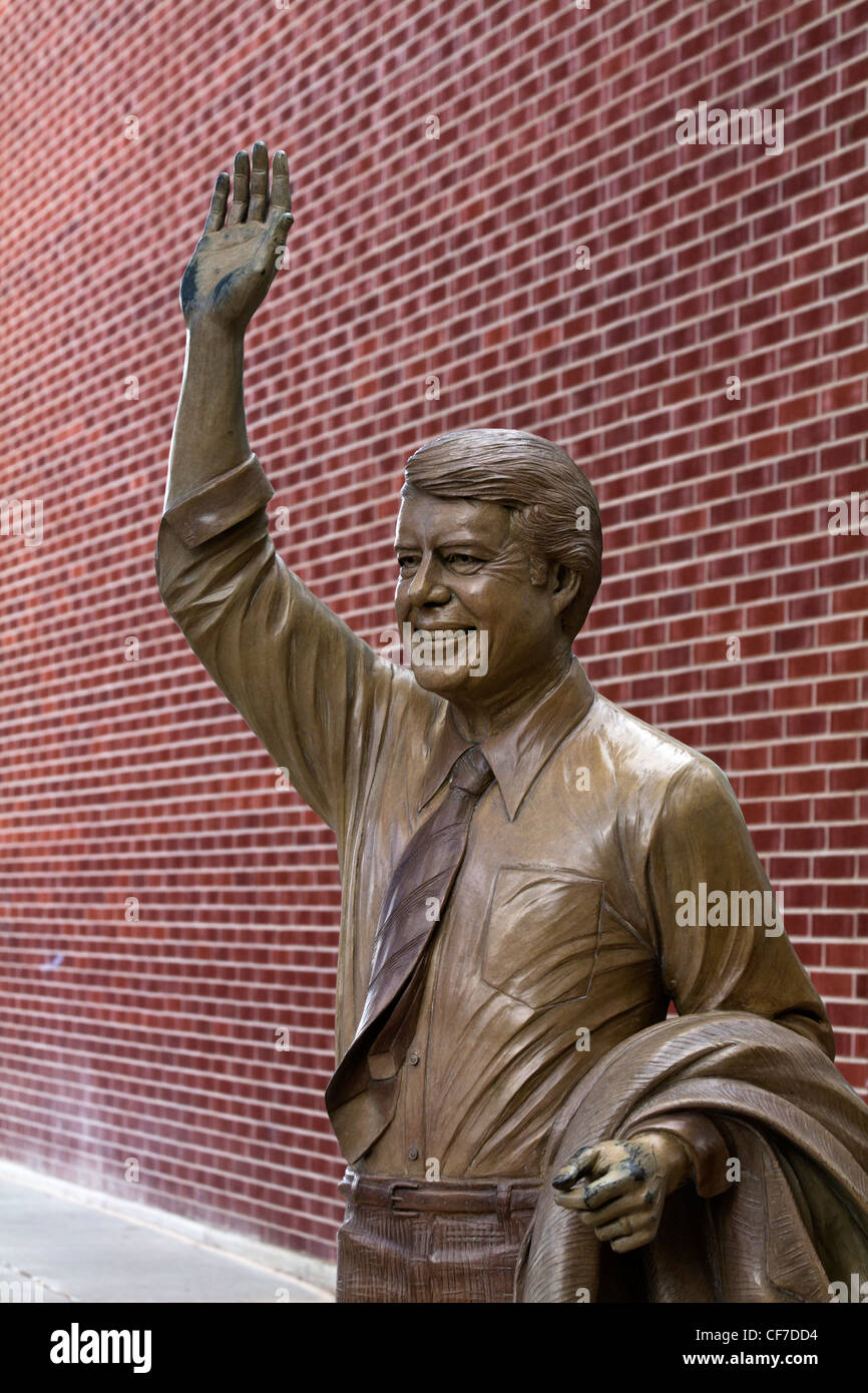 American Rapid City South Dakota historische Bronzestatue des US-Präsidenten Jimmy Carter in der City Street in den USA US-vertikal niemand von vorne Hi-res Stockfoto