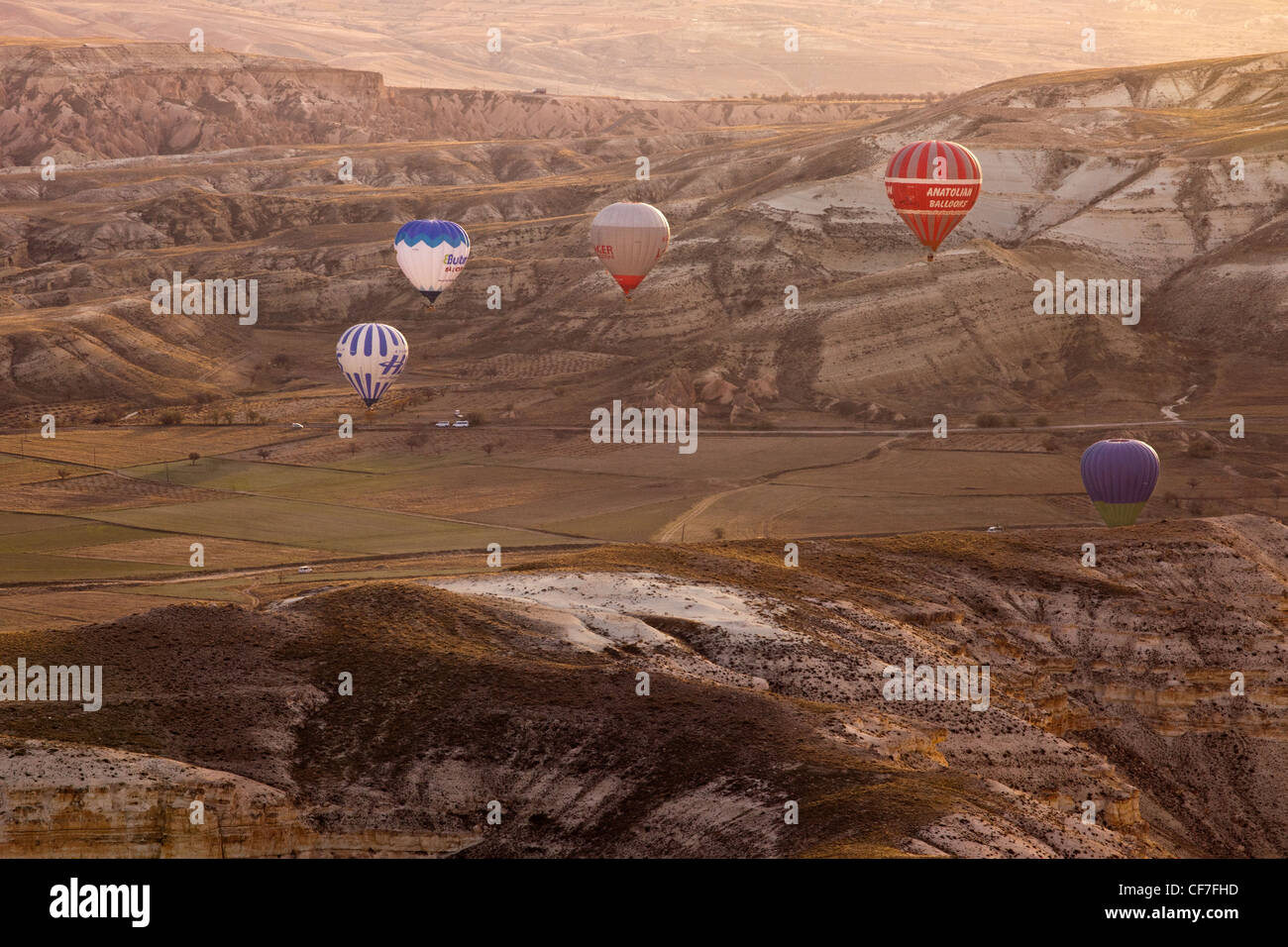 Morgen Blick auf die Heißluftballons in Kappadokien, Türkei Stockfoto