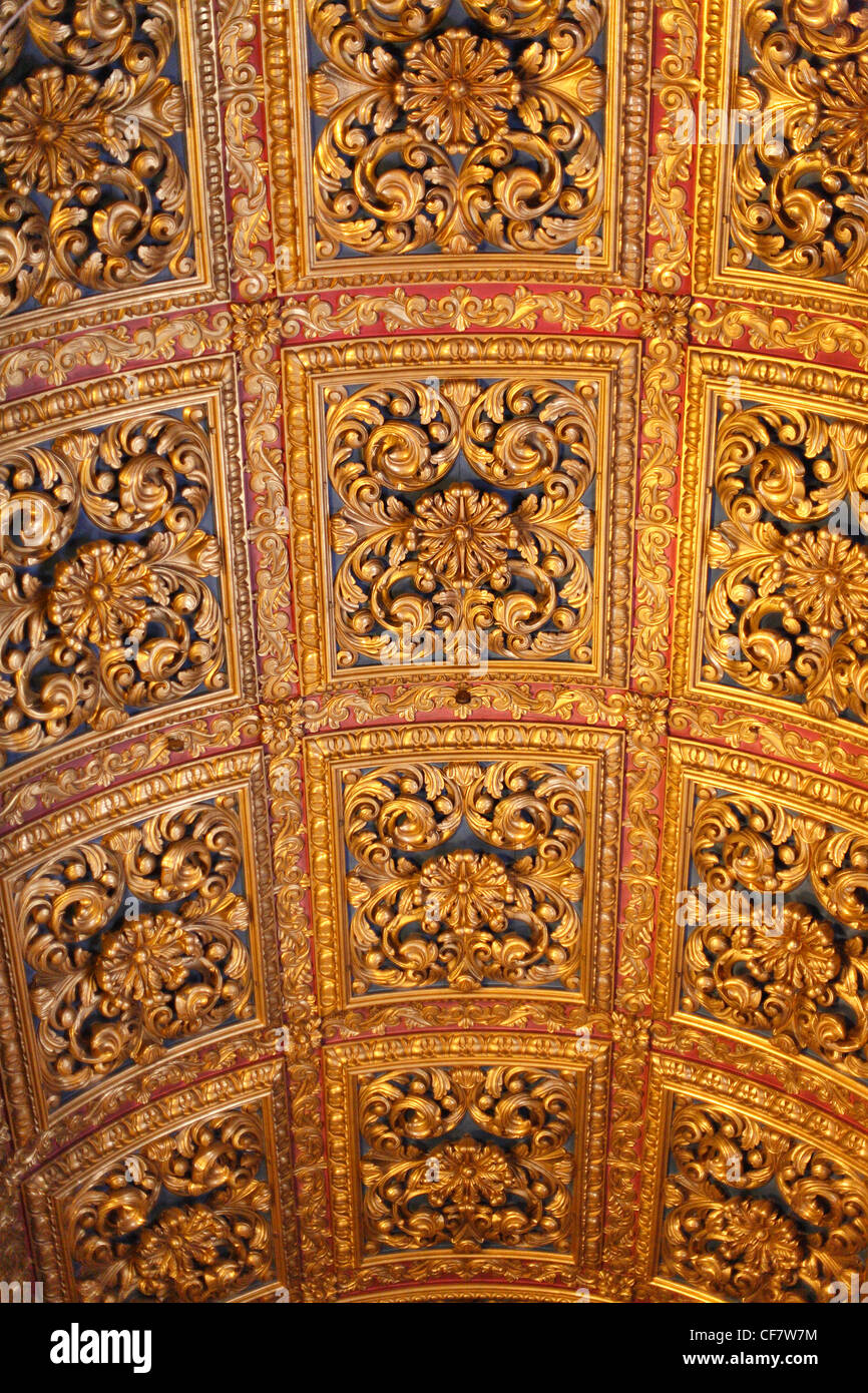 Reich verzierte Decke, in einer Kirche in Azoren, Portugal Stockfoto