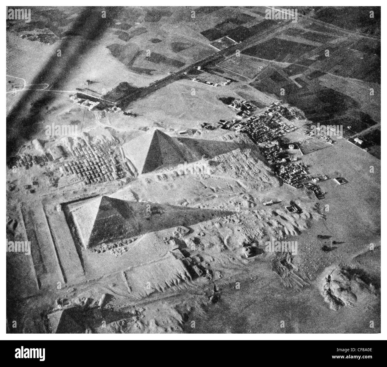 1926-Pyramiden von Gizeh Sphinx-Luftbild Stockfoto