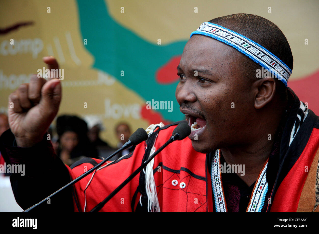 Xhosa Dichter Zolani Mkhiva bei einer Rede in Umtata in Provinz Eastern Cape, Südafrika. Foto von Watson Mcoteli Stockfoto