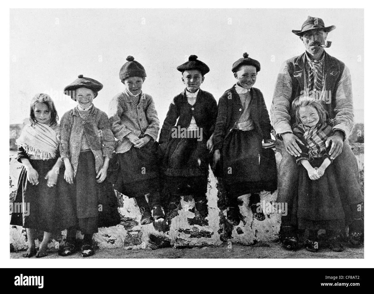 1927 Aran Inselbewohner Kinder Schottland Stockfoto