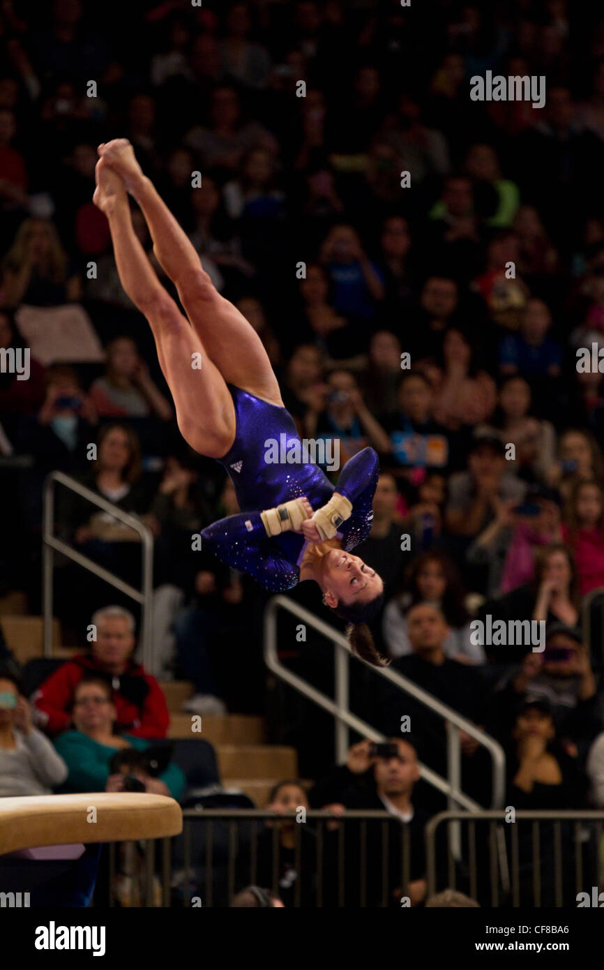 Jordyn Wieber konkurriert bei der 2012 American Cup Gymnastik im Madison Square in den Tresor Stockfoto