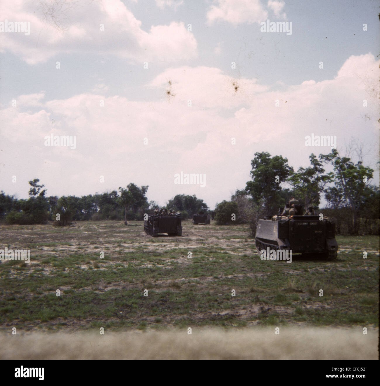 APCs auf Search and destroy-Mission 1/5. (mechanisiert) Infanterie CU CHI Vietnamkrieg 1966 M113 gepanzerte Mannschaftswagen 25. Infa Stockfoto