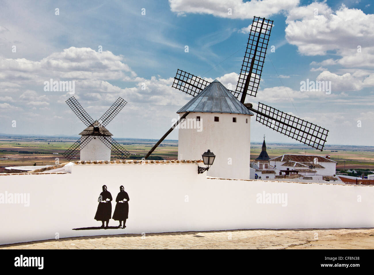 Spanien, Europa, La Mancha, Region, Campo de Criptana, Windmühlen, schwarz, blau, Himmel, weiß, Windmühle Stockfoto